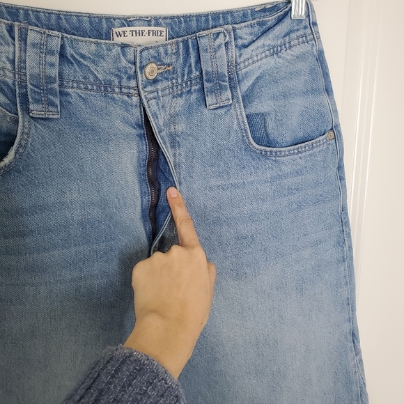 Free People We The Free Good Vibes Dropped Blue Mid Rise Slouchy Wide Leg Jeans - Picture 5 of 10